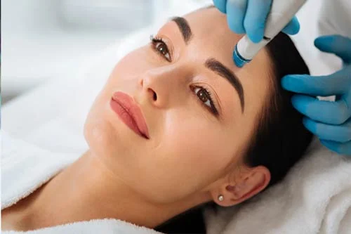 چگونه مدرس دوره‌های تکنسین دستگاه‌های زیبایی شویم؟