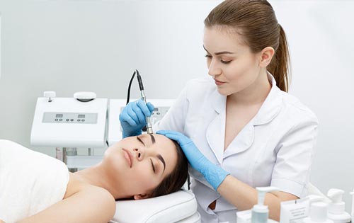 چگونه مدرس دوره‌های تکنسین دستگاه‌های زیبایی شویم؟